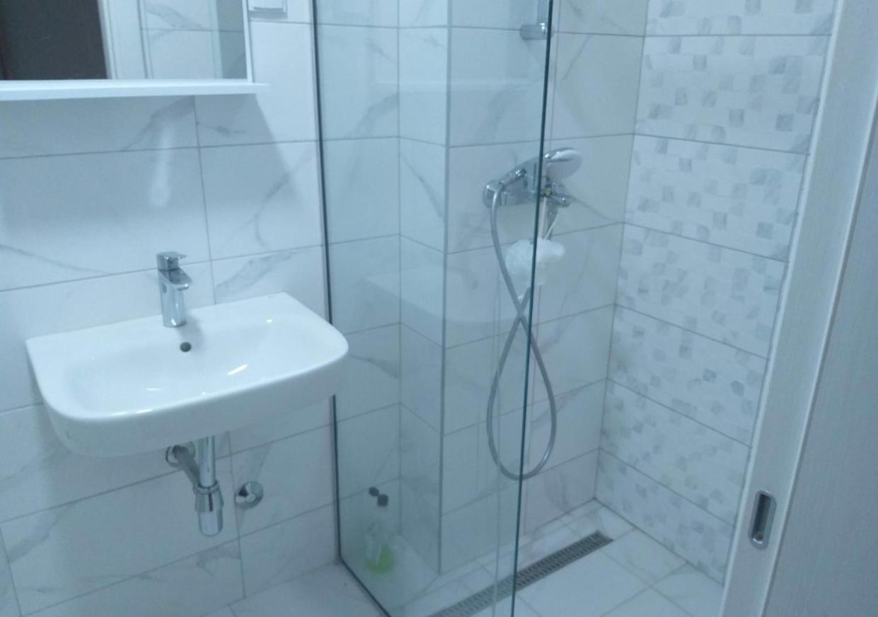 Hotel Ideall Podgorica Ngoại thất bức ảnh