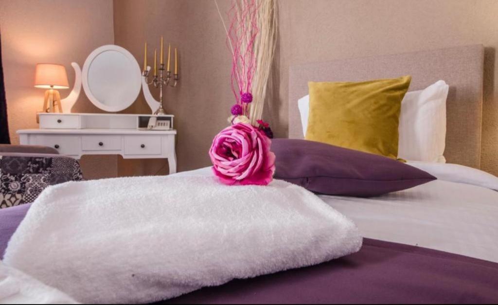 Hotel Ideall Podgorica Ngoại thất bức ảnh