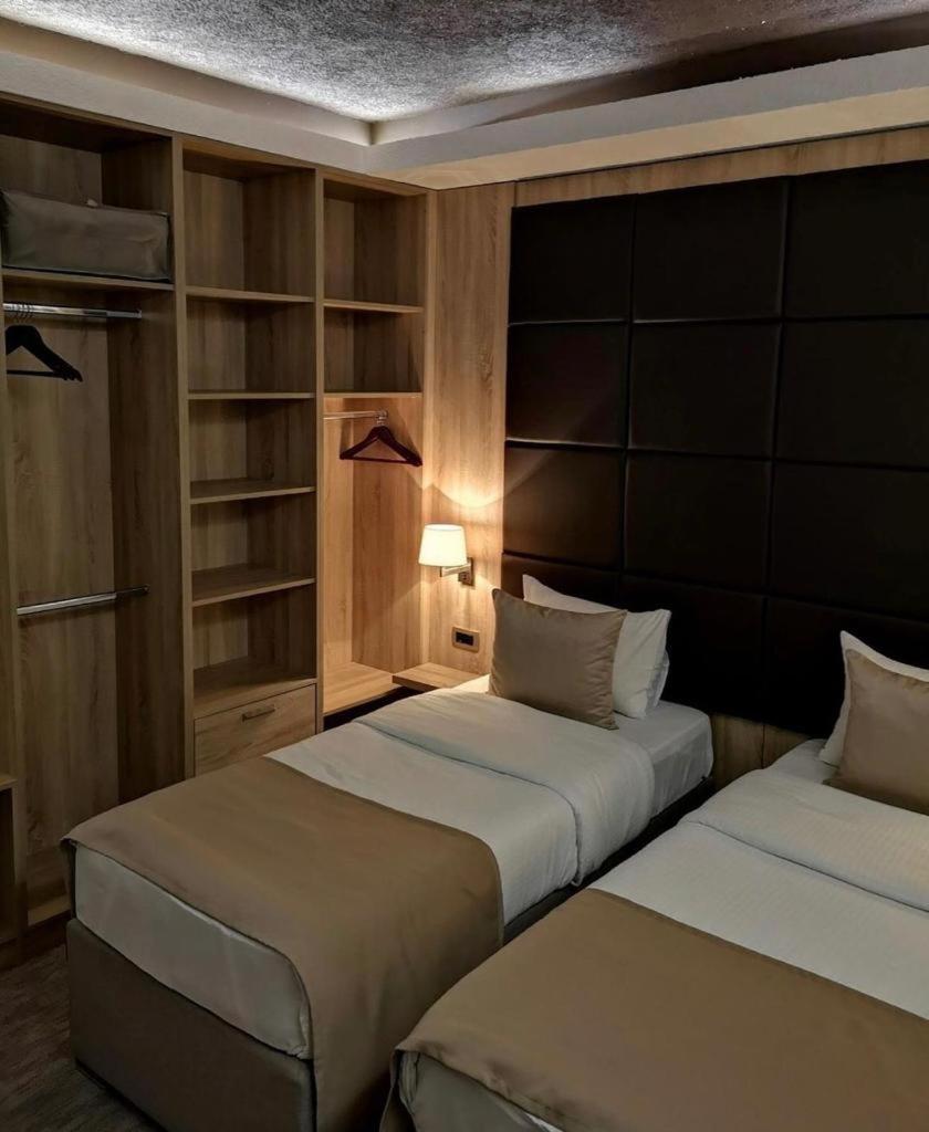 Hotel Ideall Podgorica Ngoại thất bức ảnh