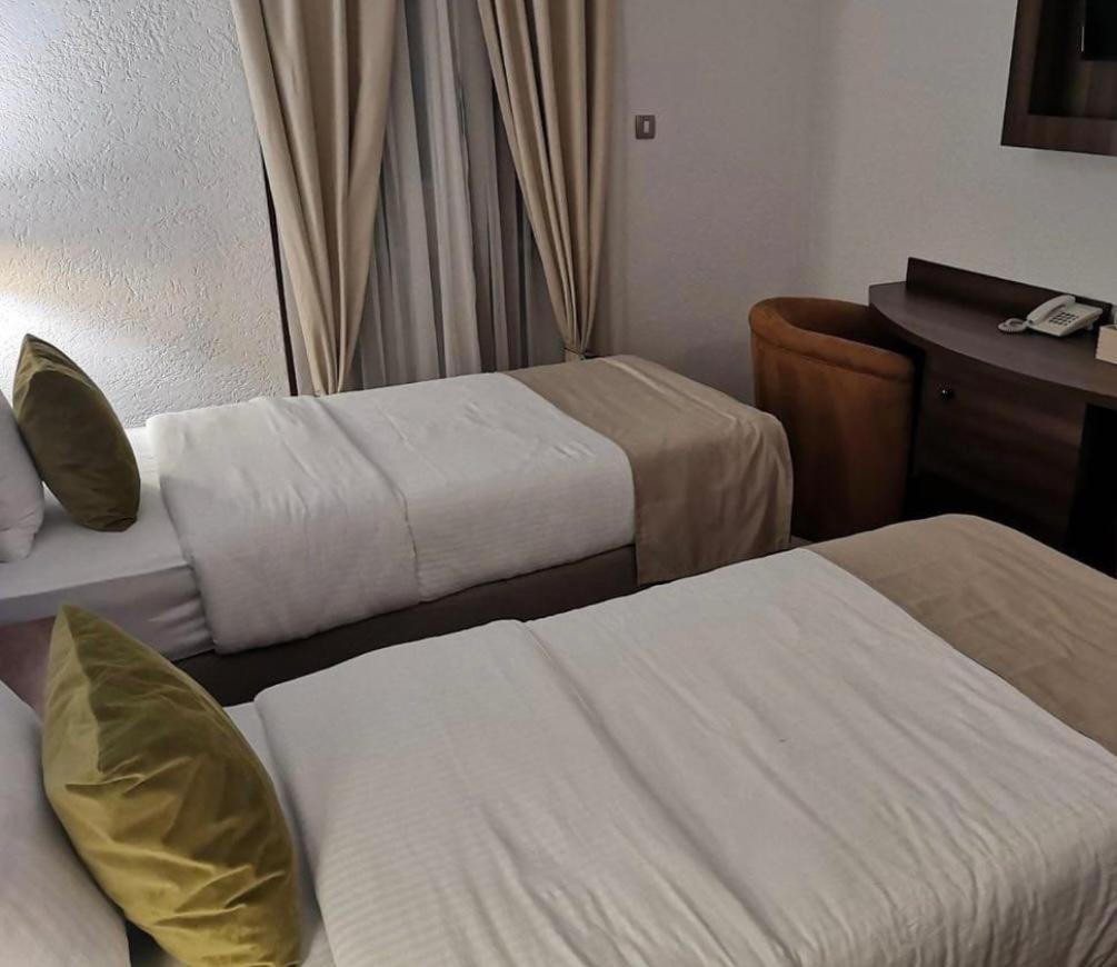 Hotel Ideall Podgorica Ngoại thất bức ảnh