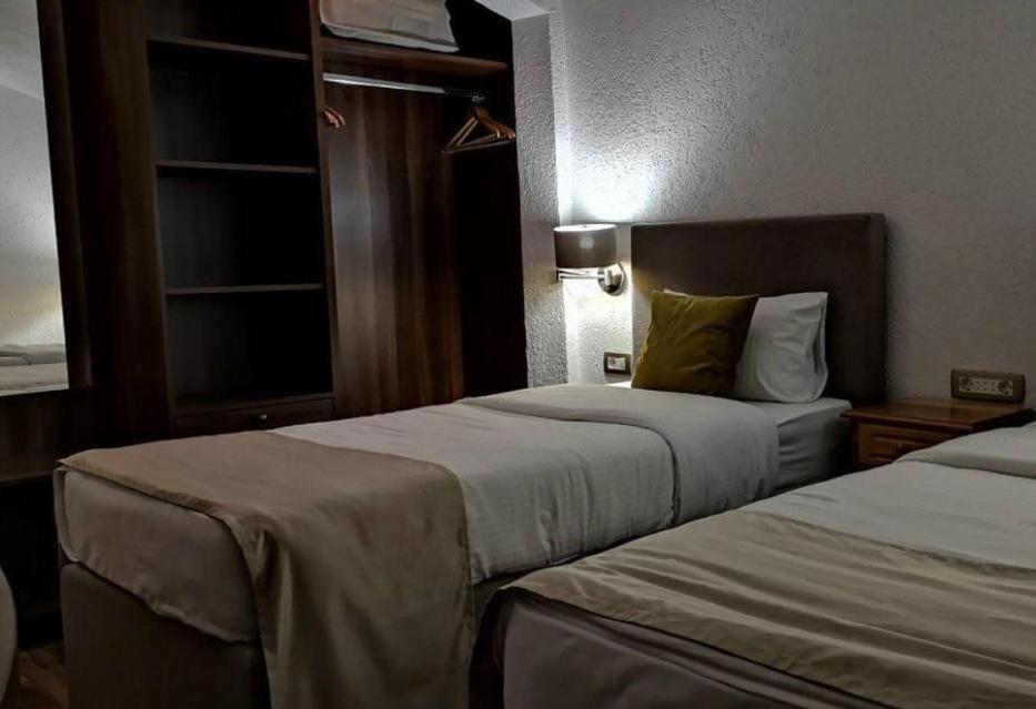 Hotel Ideall Podgorica Ngoại thất bức ảnh