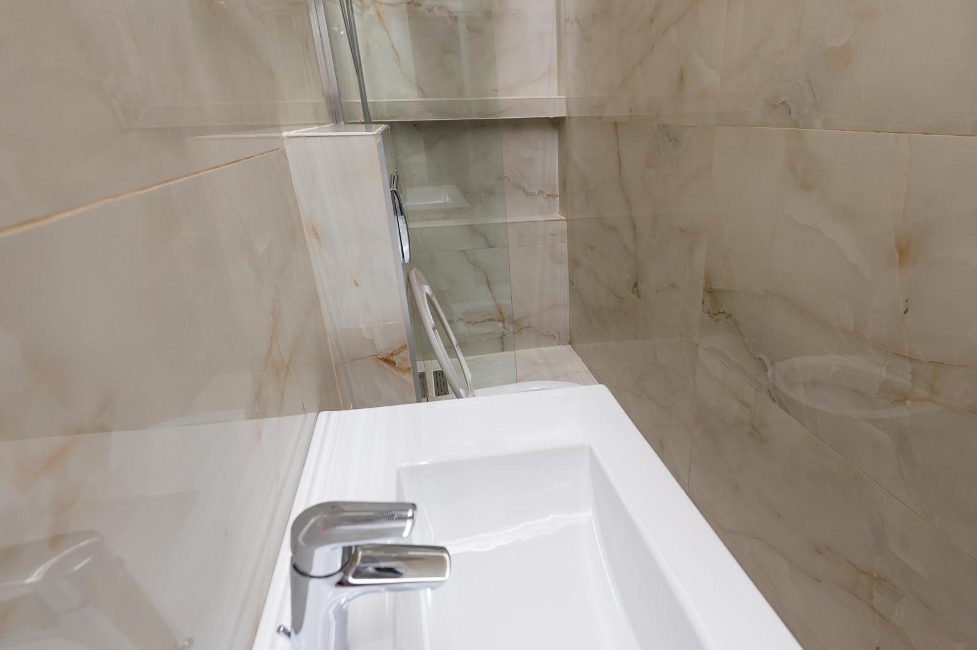 Hotel Ideall Podgorica Ngoại thất bức ảnh