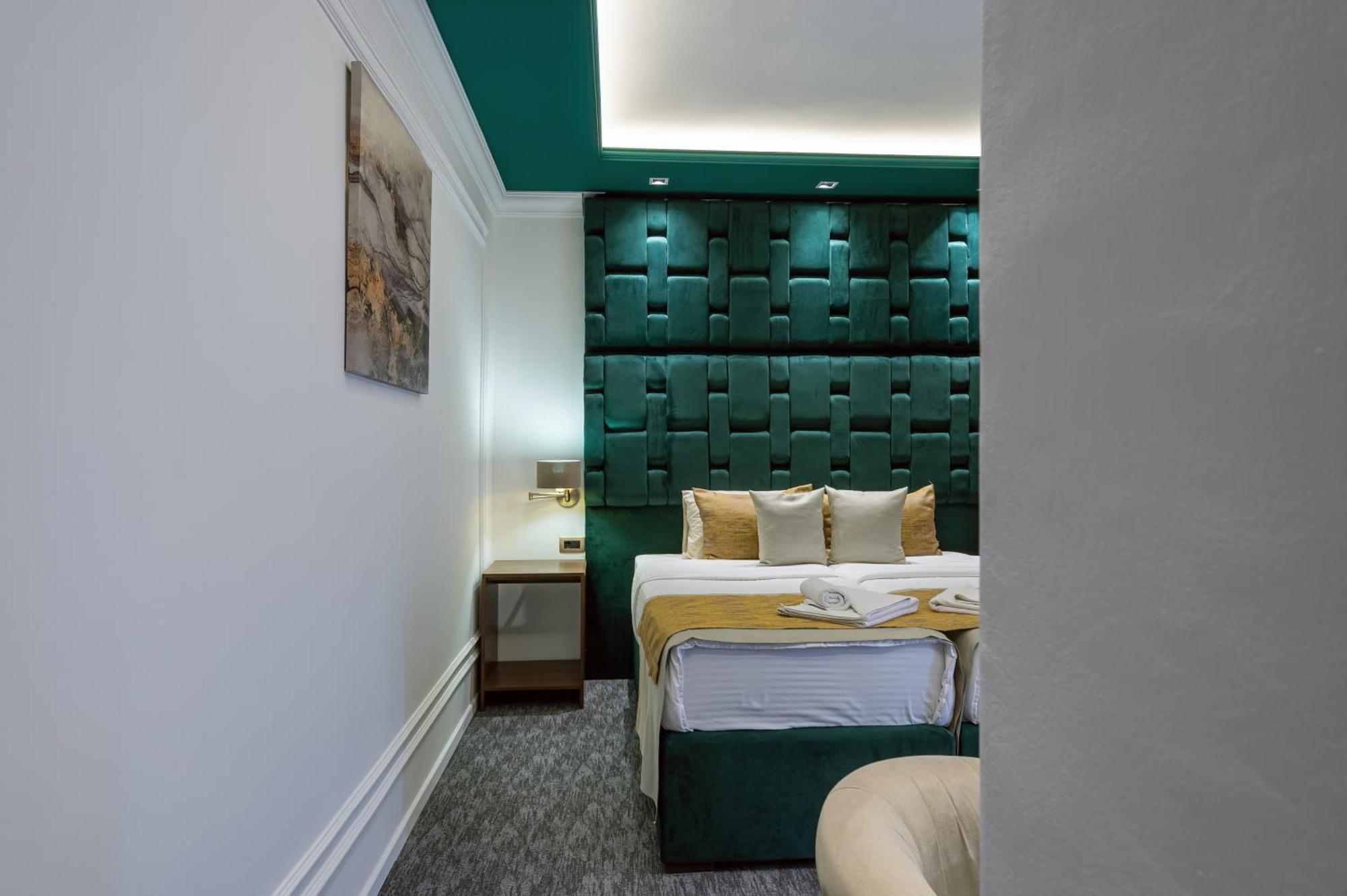 Hotel Ideall Podgorica Ngoại thất bức ảnh