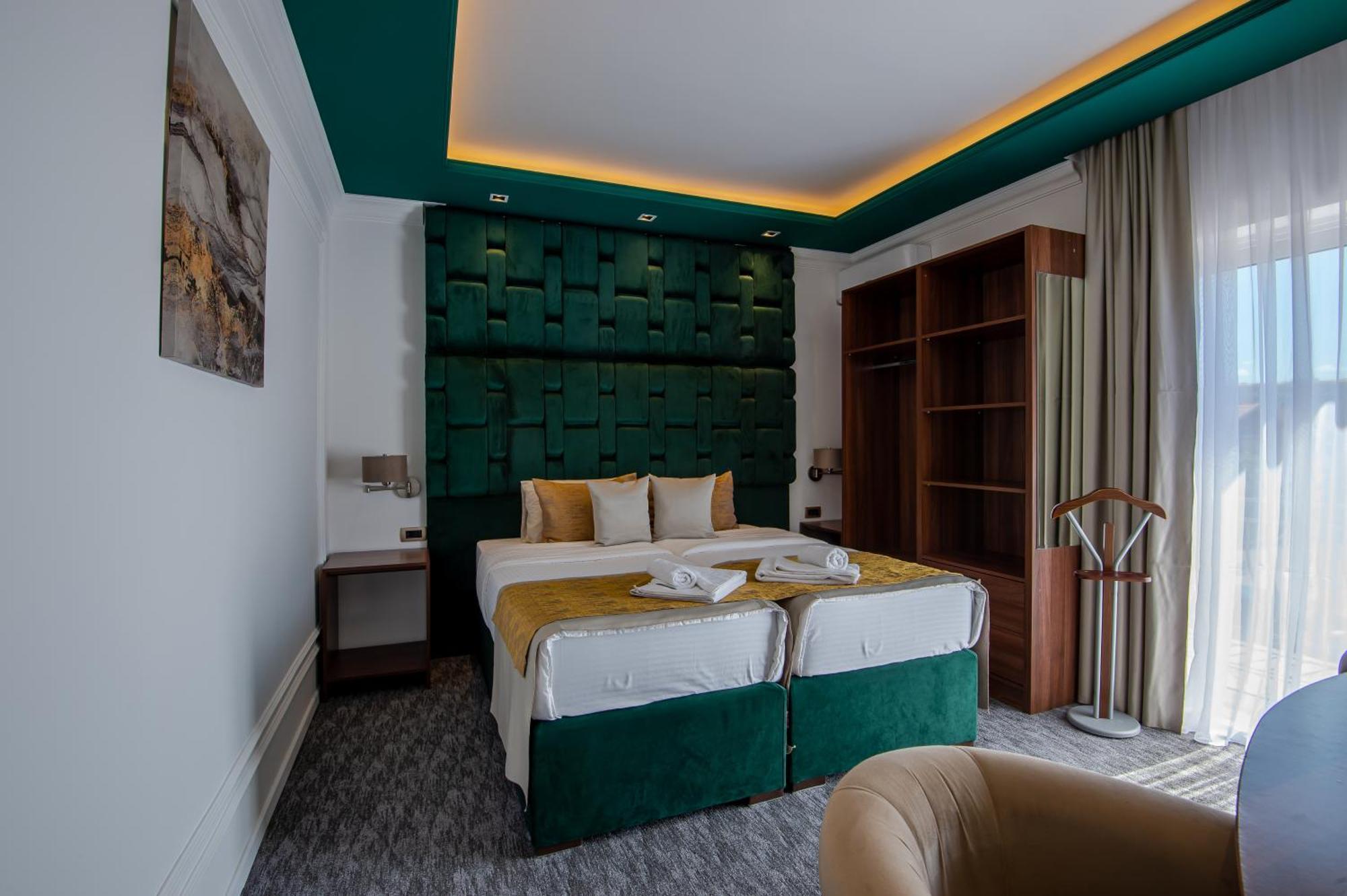 Hotel Ideall Podgorica Ngoại thất bức ảnh