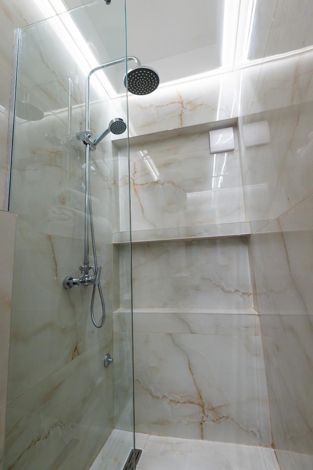 Hotel Ideall Podgorica Ngoại thất bức ảnh