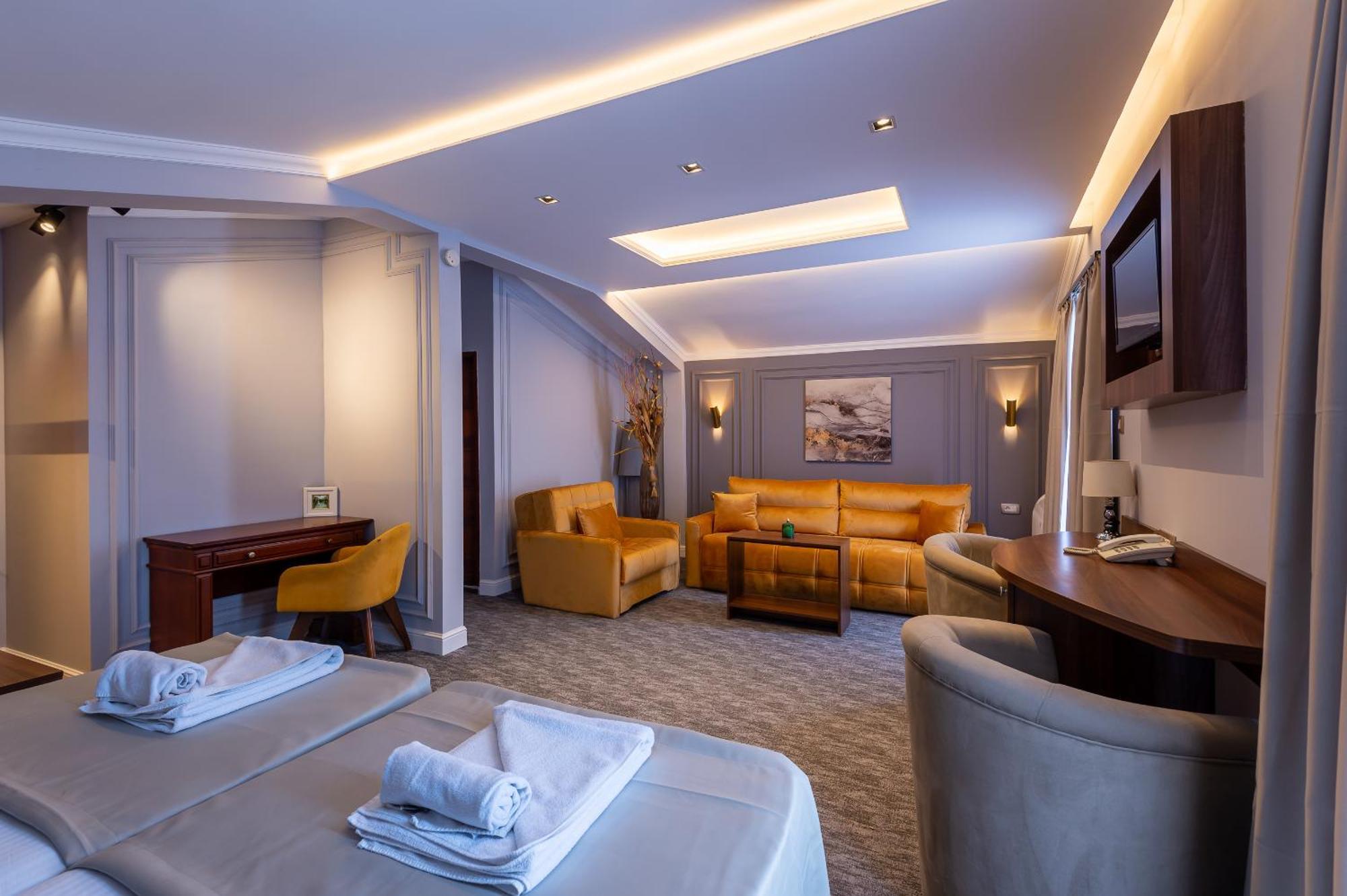 Hotel Ideall Podgorica Ngoại thất bức ảnh