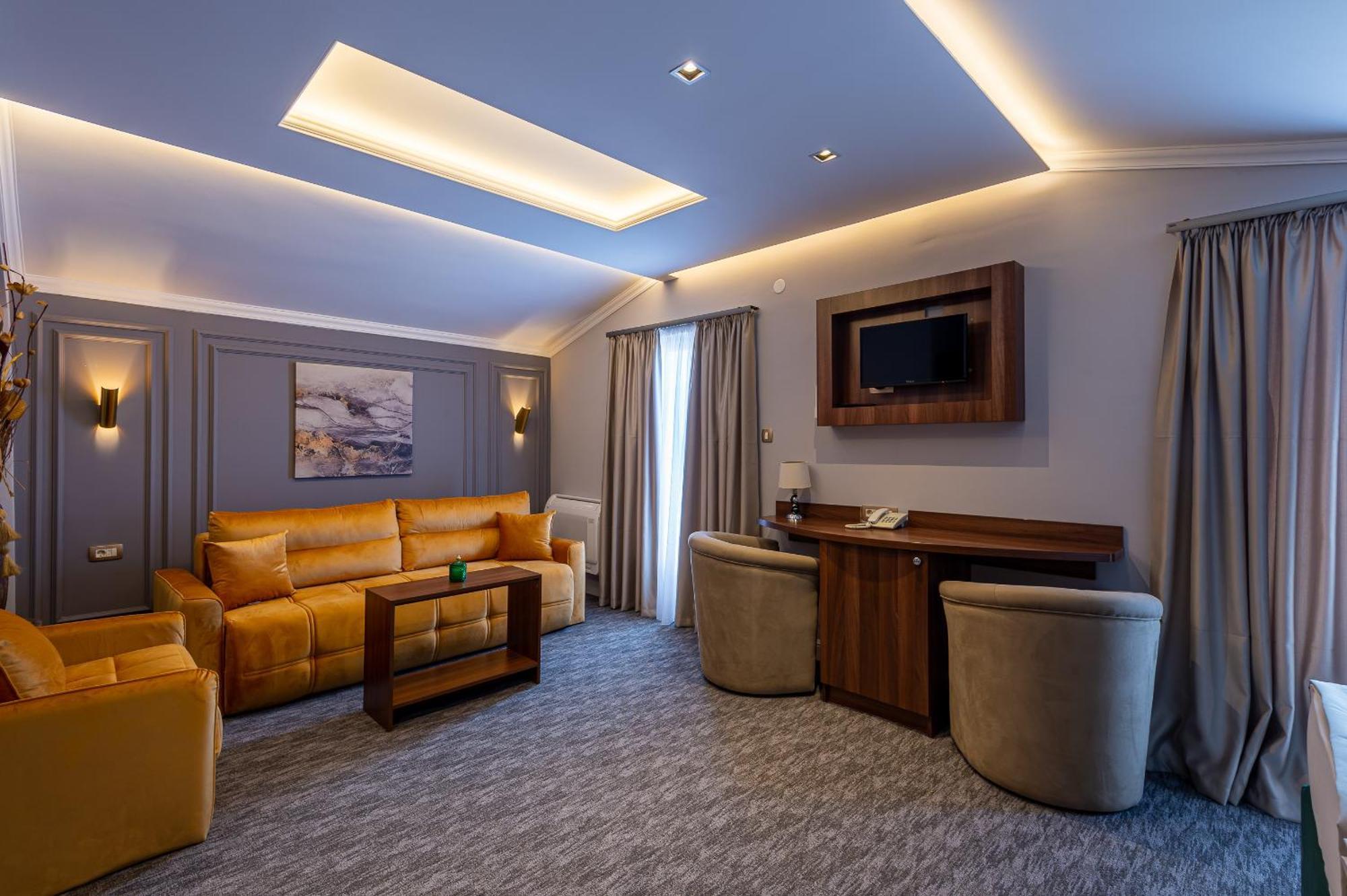 Hotel Ideall Podgorica Ngoại thất bức ảnh