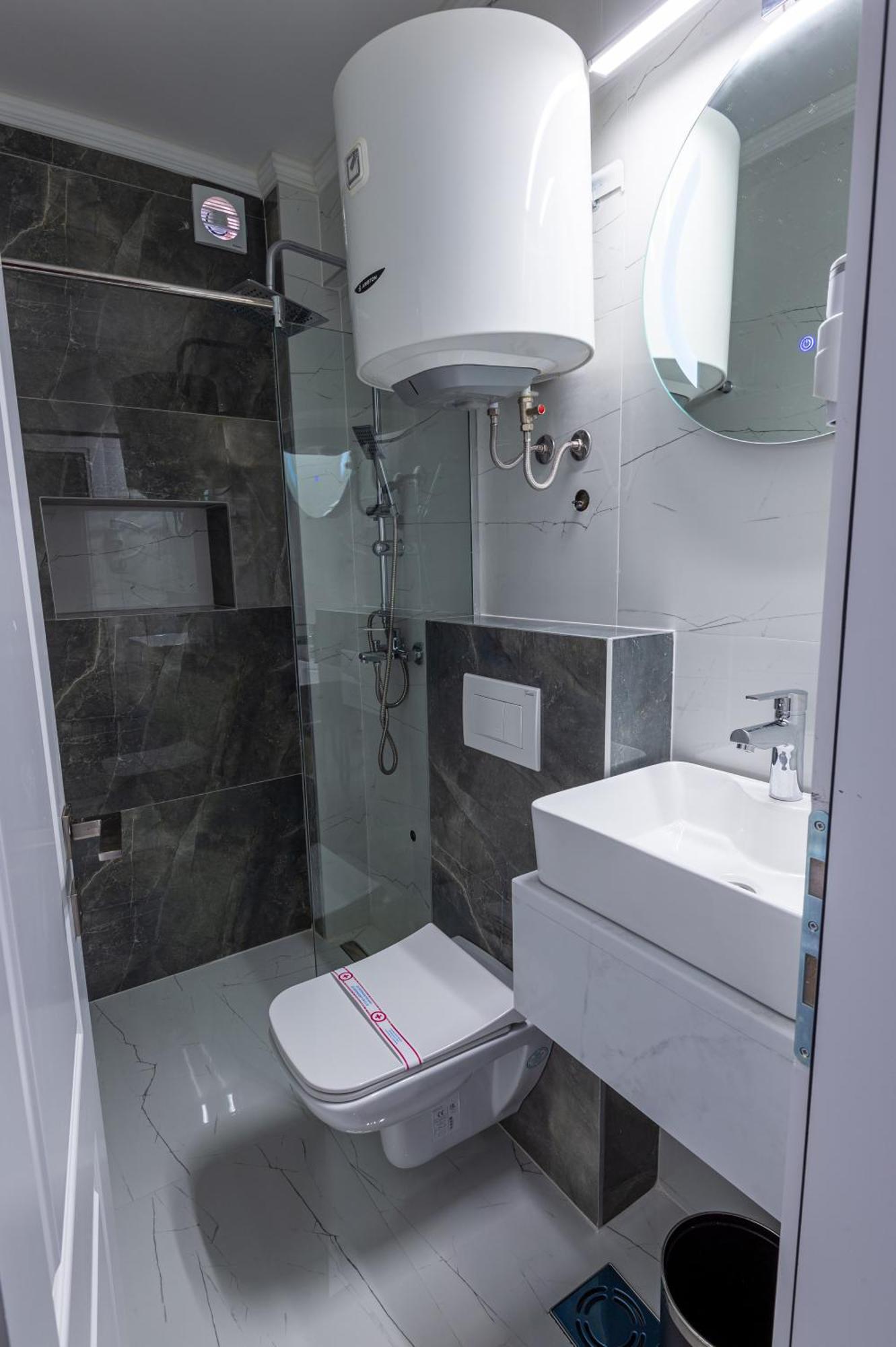 Hotel Ideall Podgorica Ngoại thất bức ảnh