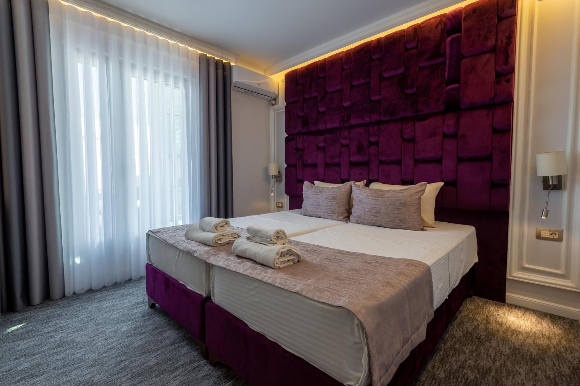Hotel Ideall Podgorica Ngoại thất bức ảnh