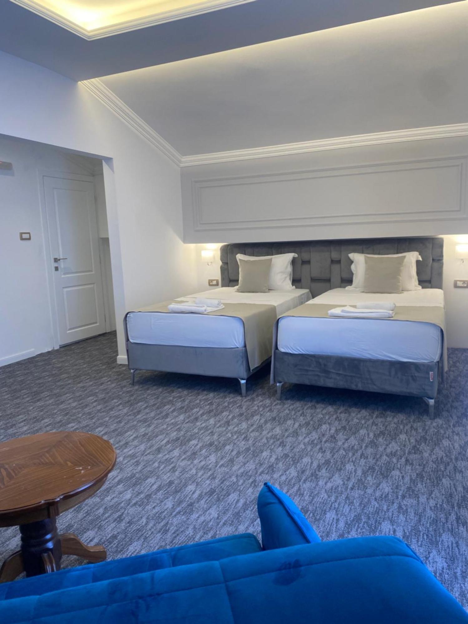 Hotel Ideall Podgorica Ngoại thất bức ảnh