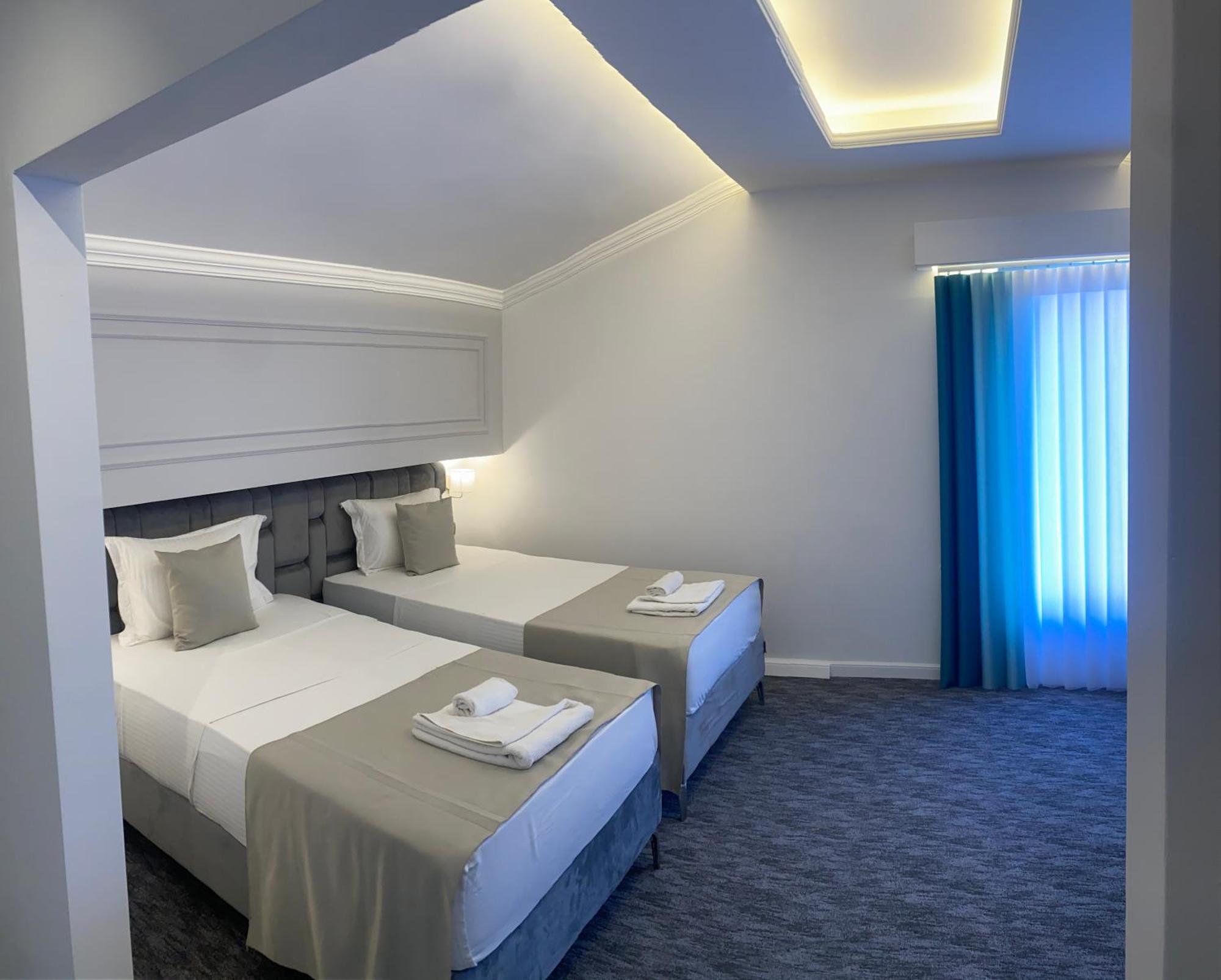 Hotel Ideall Podgorica Ngoại thất bức ảnh