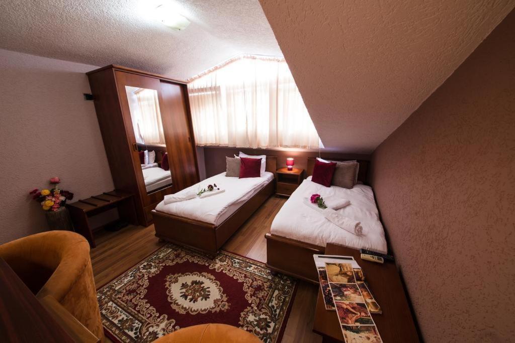 Hotel Ideall Podgorica Ngoại thất bức ảnh
