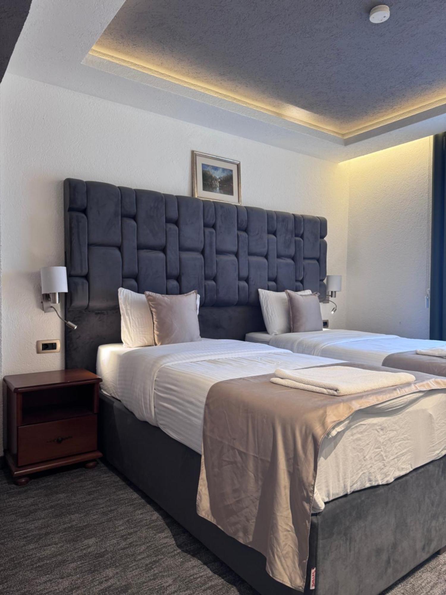 Hotel Ideall Podgorica Ngoại thất bức ảnh